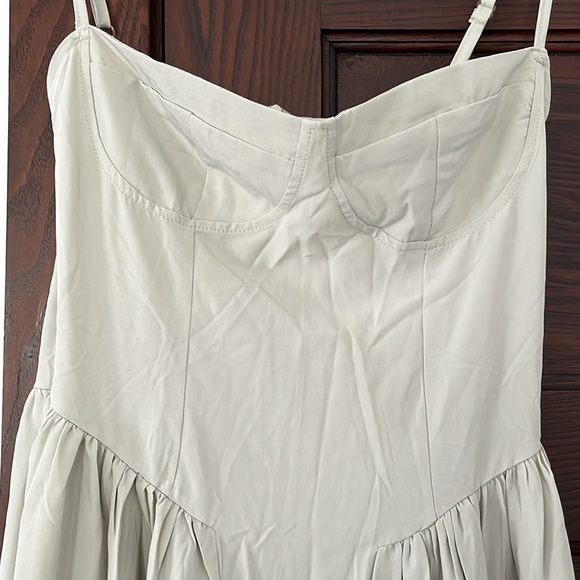 Spaghetti strap cool green dress with pockets - Picture 2 of 5